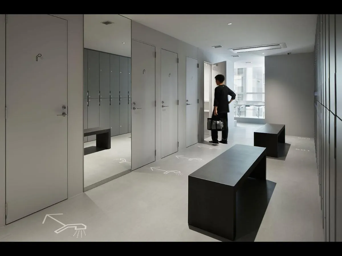 Capsule hotel Nine Hours Hanzomon Tokyo